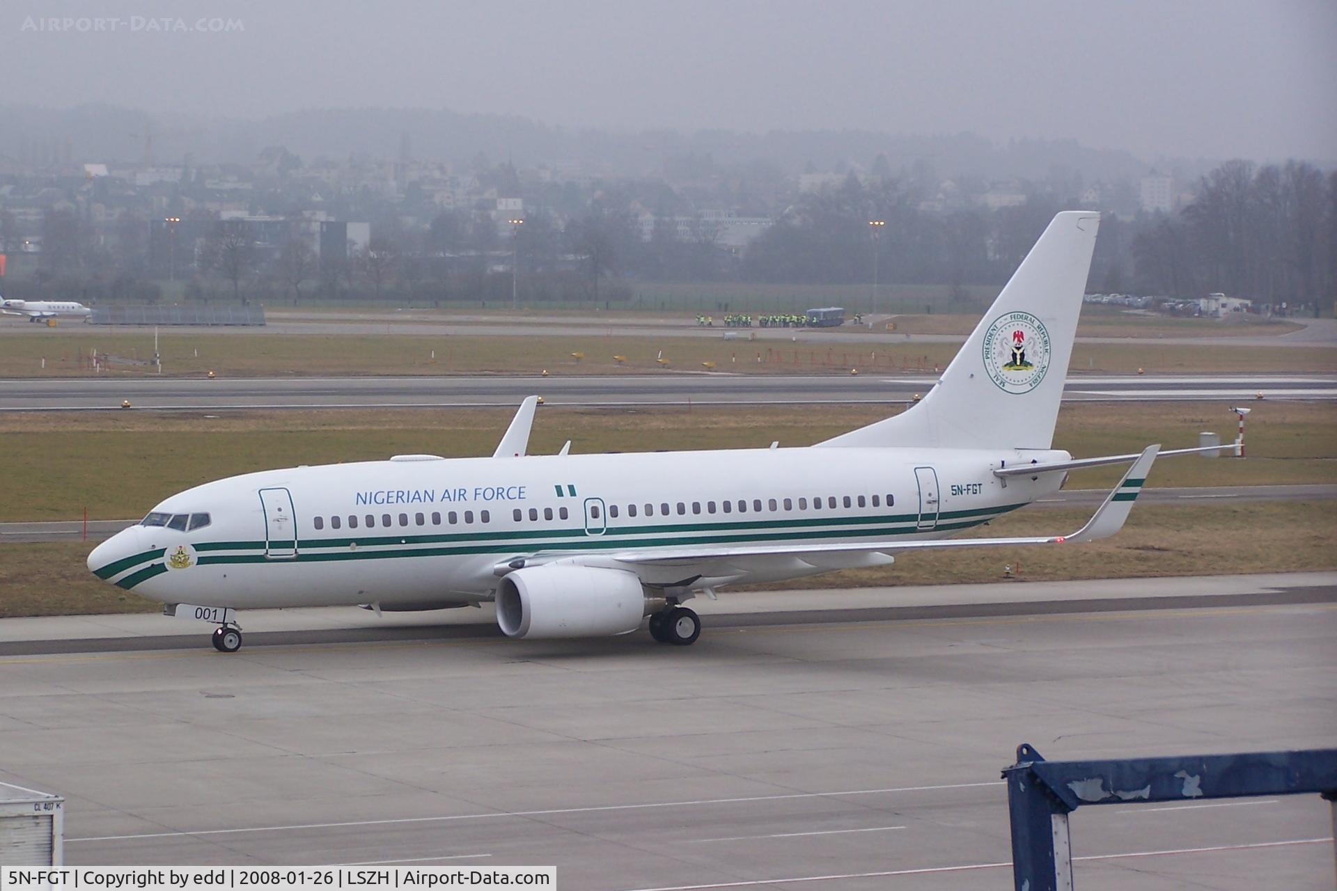 5N-FGT, 2005 Boeing 737-7N6 BBJ C/N 34260, bringing Nigerian president for the W.E.F. 2008