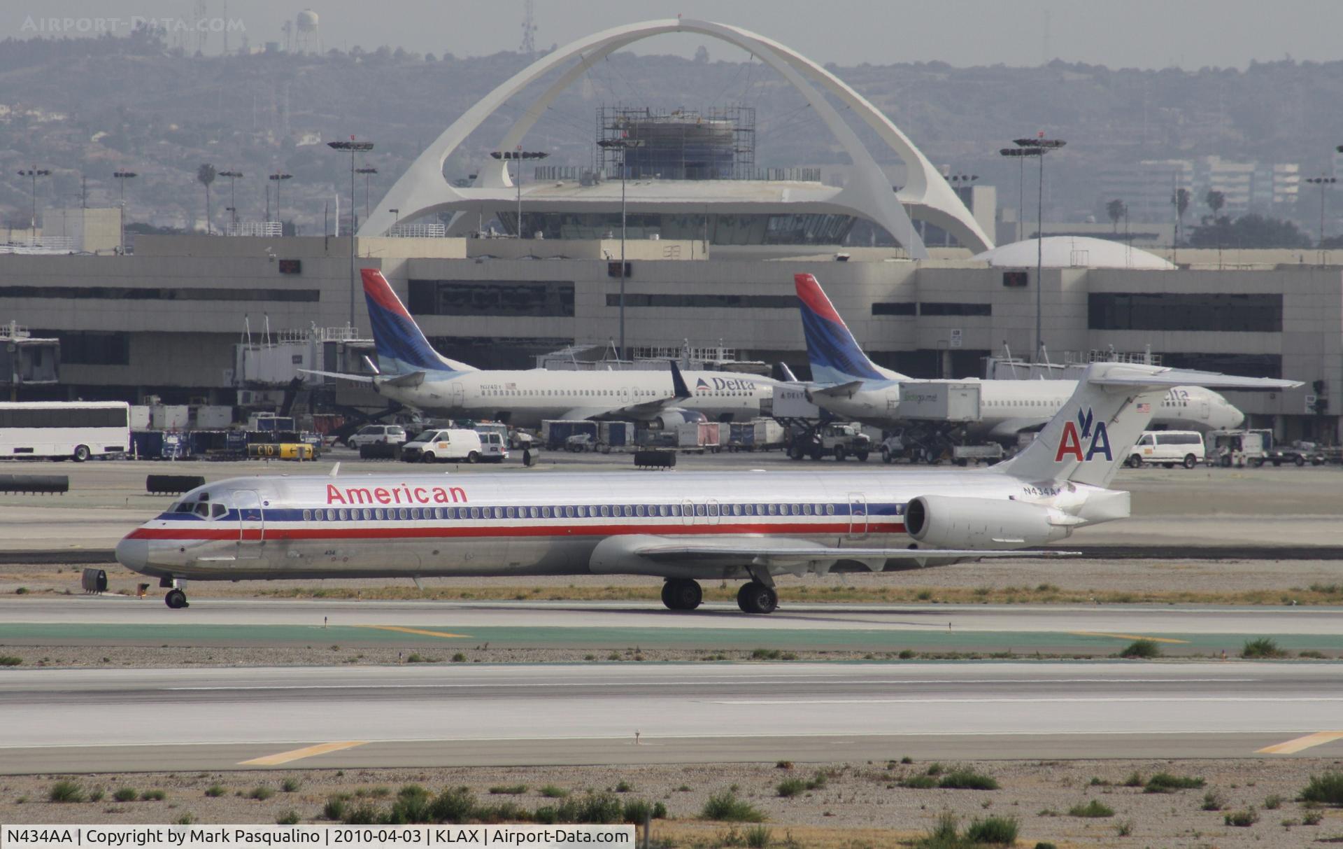 N434AA, 1987 McDonnell Douglas MD-83 (DC-9-83) C/N 49452, MD-83