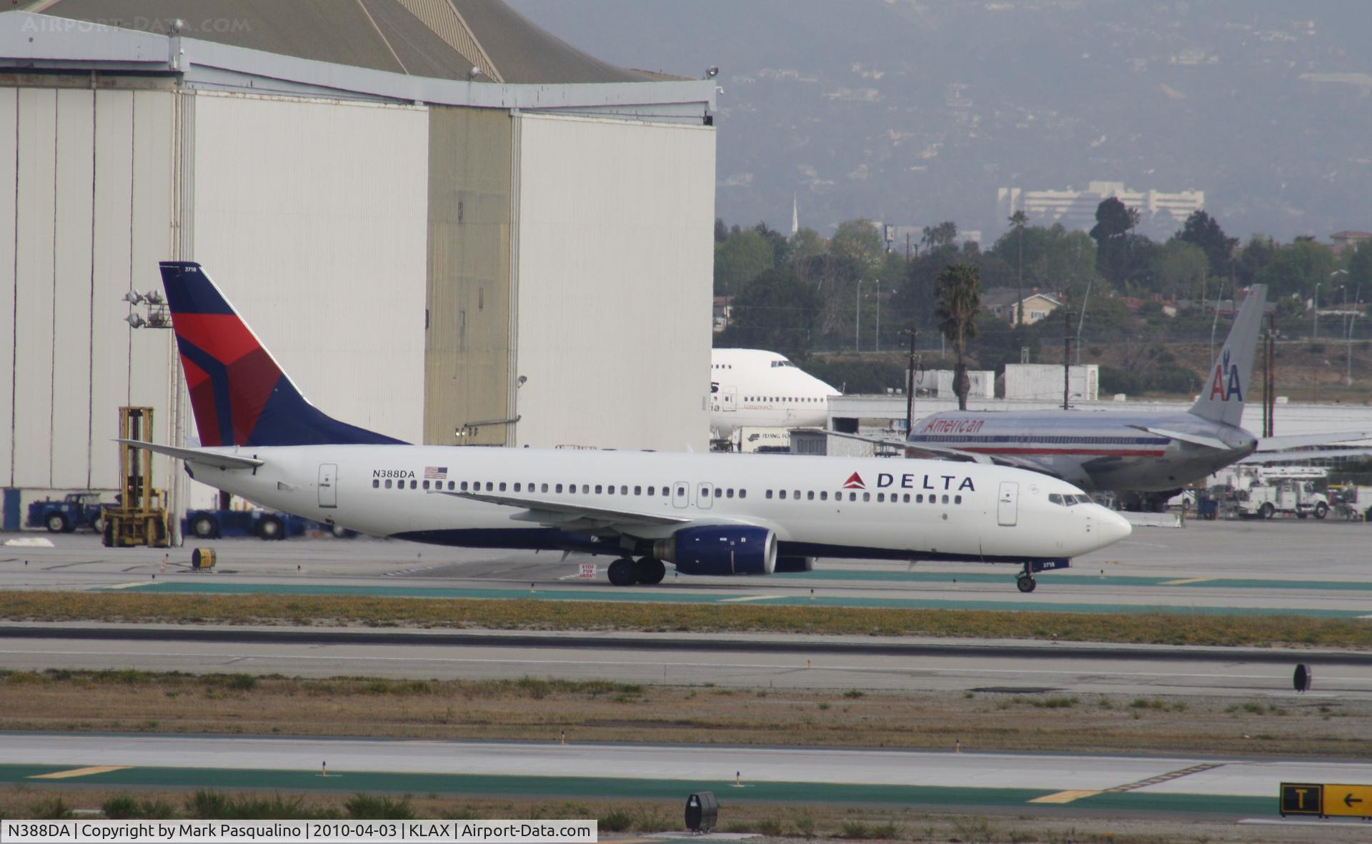 N388DA, 2000 Boeing 737-832 C/N 30375, Boeing 737-800