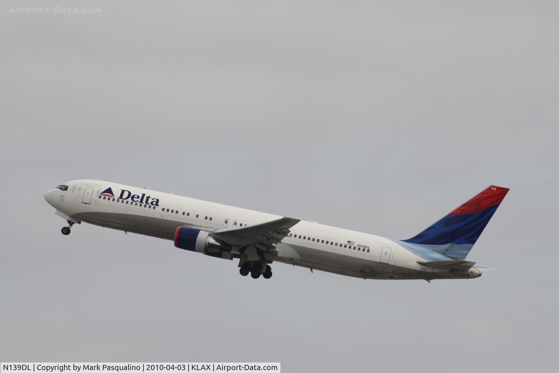 N139DL, 1992 Boeing 767-332 C/N 25984, Boeing 767-300