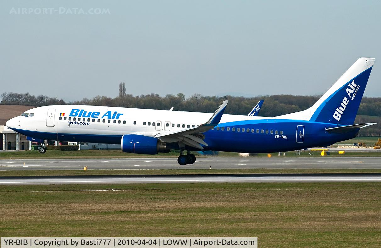 YR-BIB, 2000 Boeing 737-8AS C/N 29926, Blue Air short before landing
