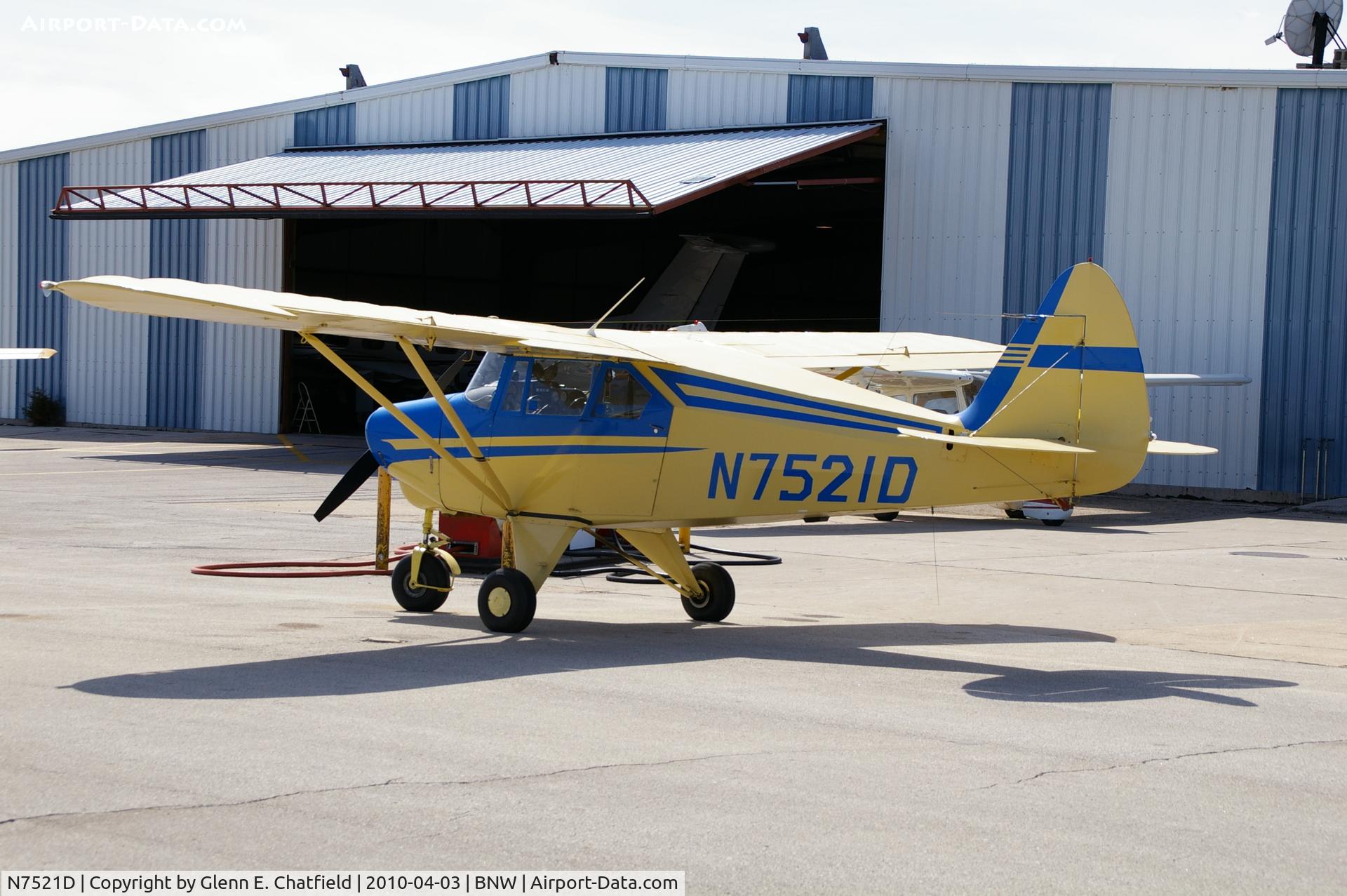 N7521D, 1957 Piper PA-22-150 C/N 22-5249, Just refueled