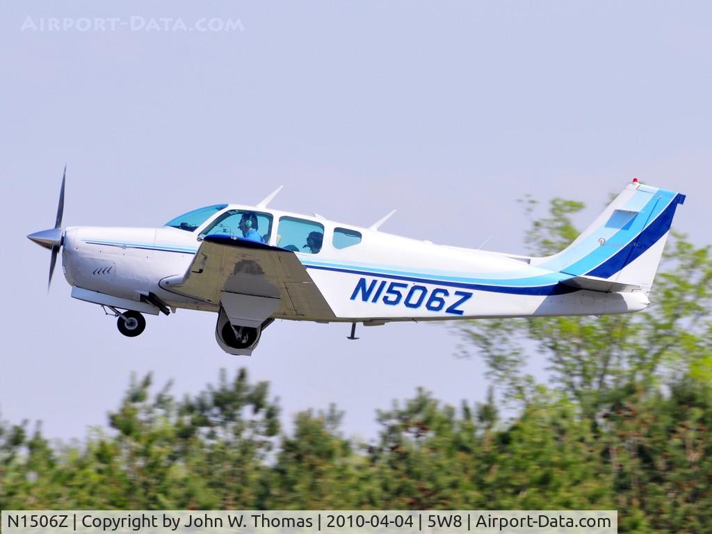 N1506Z, 1961 Beech 35-B33 Debonair C/N CD-395, Departing runway 4