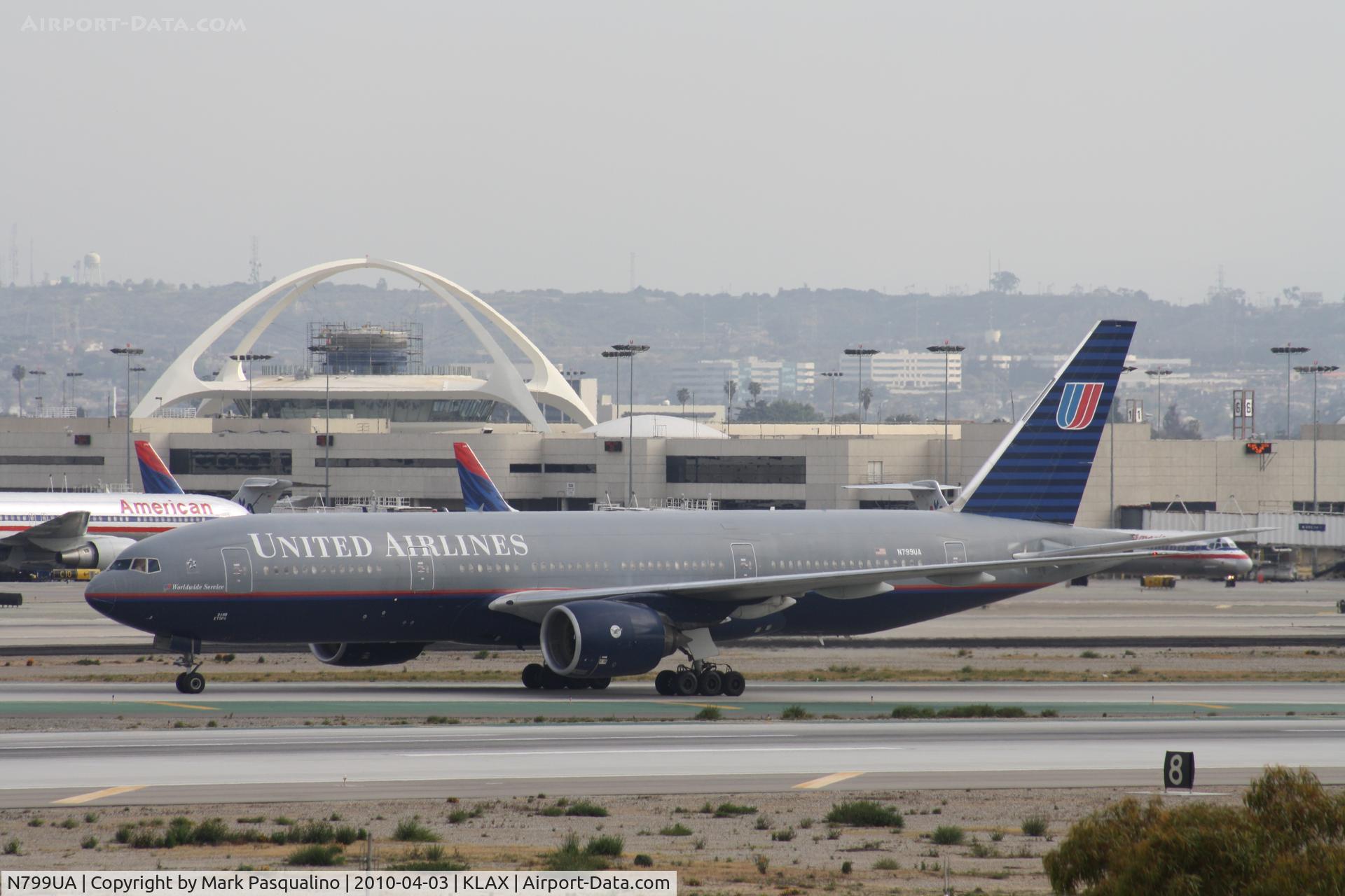 N799UA, 1998 Boeing 777-222 C/N 26926, Boeing 777-200
