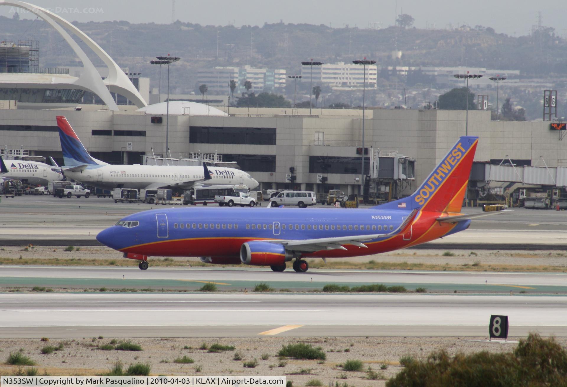 N353SW, 1990 Boeing 737-3H4 C/N 24889, Boeing 737-300