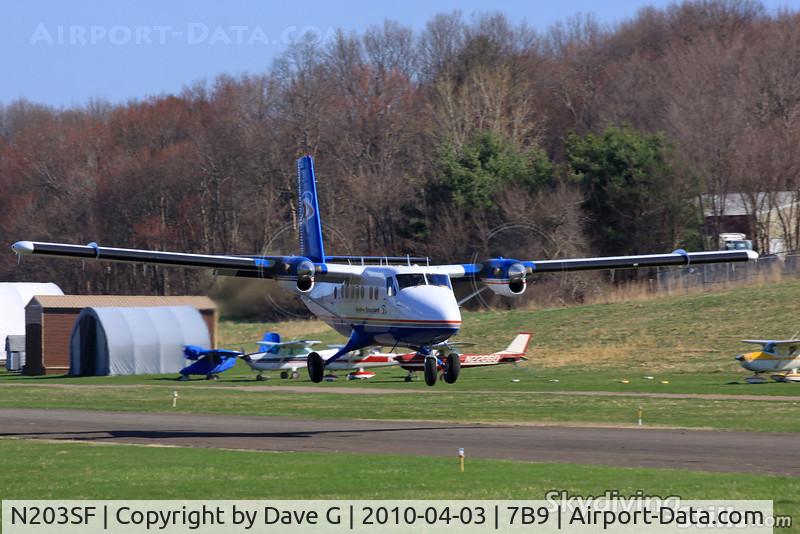 N203SF, 1968 De Havilland Canada DHC-6-200 Twin Otter C/N 151, Lifting off with a load of skydivers at Ellington, CT