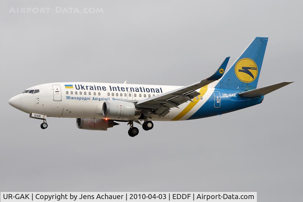 UR-GAK, 1992 Boeing 737-5Y0 C/N 26075, Short final on rwy 25L