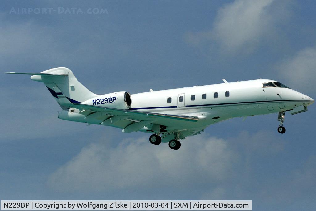 N229BP, 2008 Bombardier Challenger 300 (BD-100-1A10) C/N 20223, visitor
