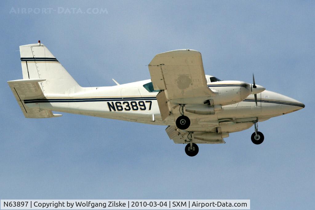N63897, 1977 Piper PA-23-250 C/N 27-7854040, visitor