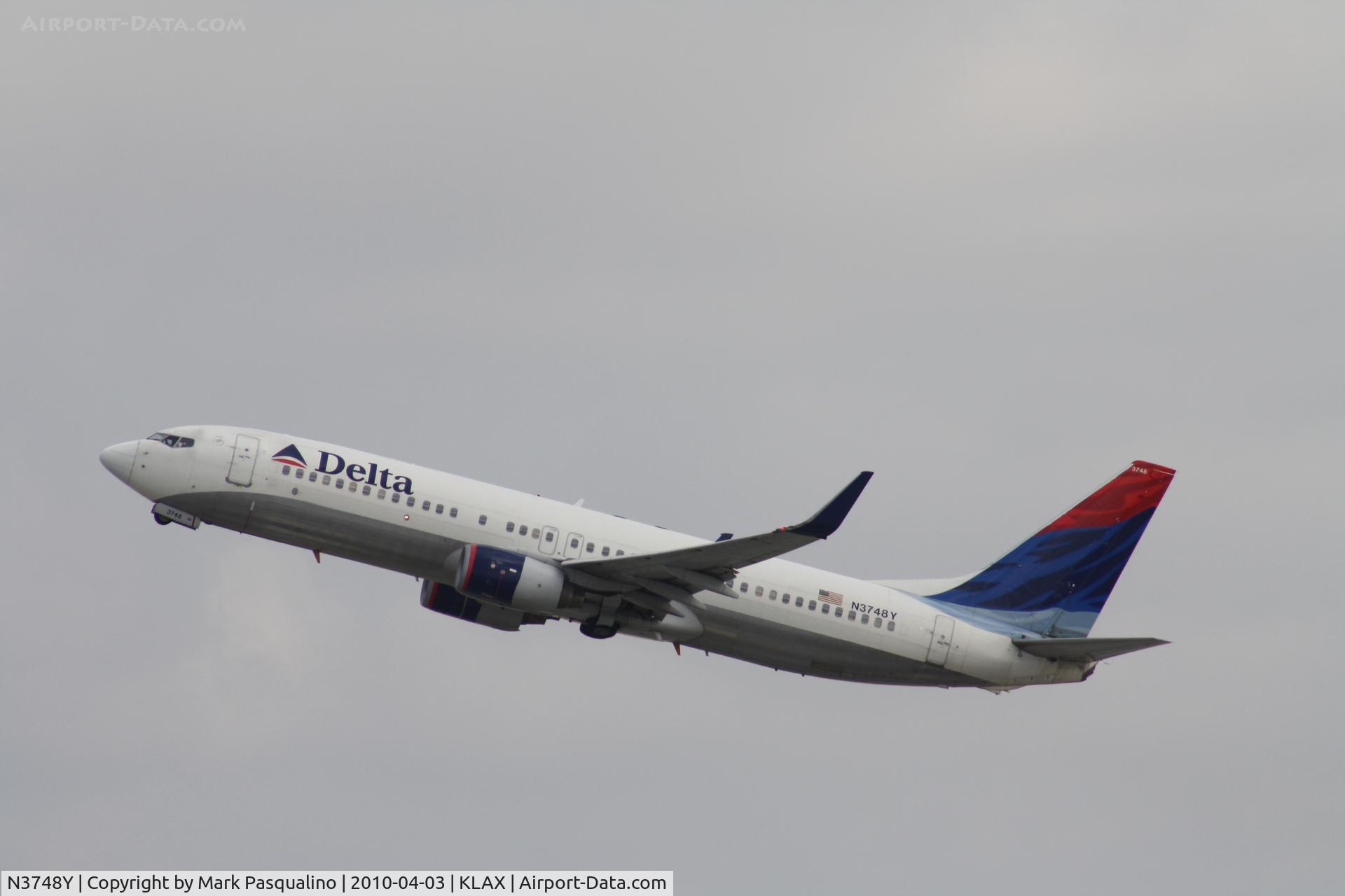 N3748Y, 2001 Boeing 737-832 C/N 30489, Boeing 737-800