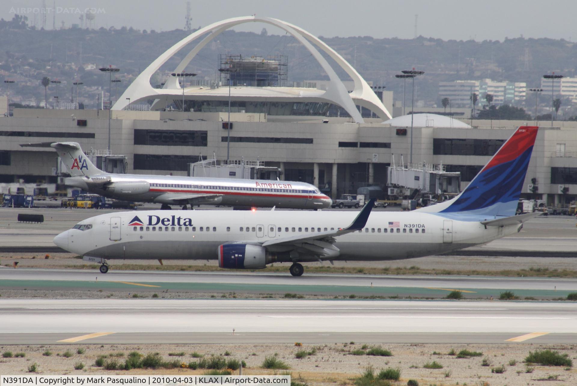 N391DA, 2000 Boeing 737-832 C/N 30560, Boeing 737-800