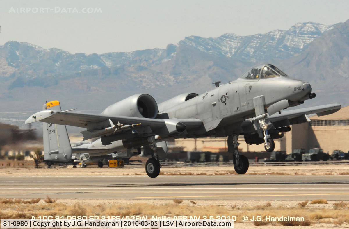 81-0980, 1980 Fairchild Republic A-10A Thunderbolt II C/N A10-0675, Hog take off