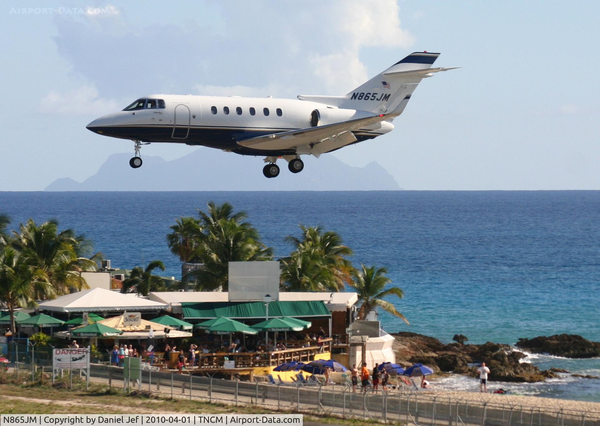 N865JM, 2008 Hawker Beechcraft 900XP C/N HA-0087, N865JM landing at TNCM