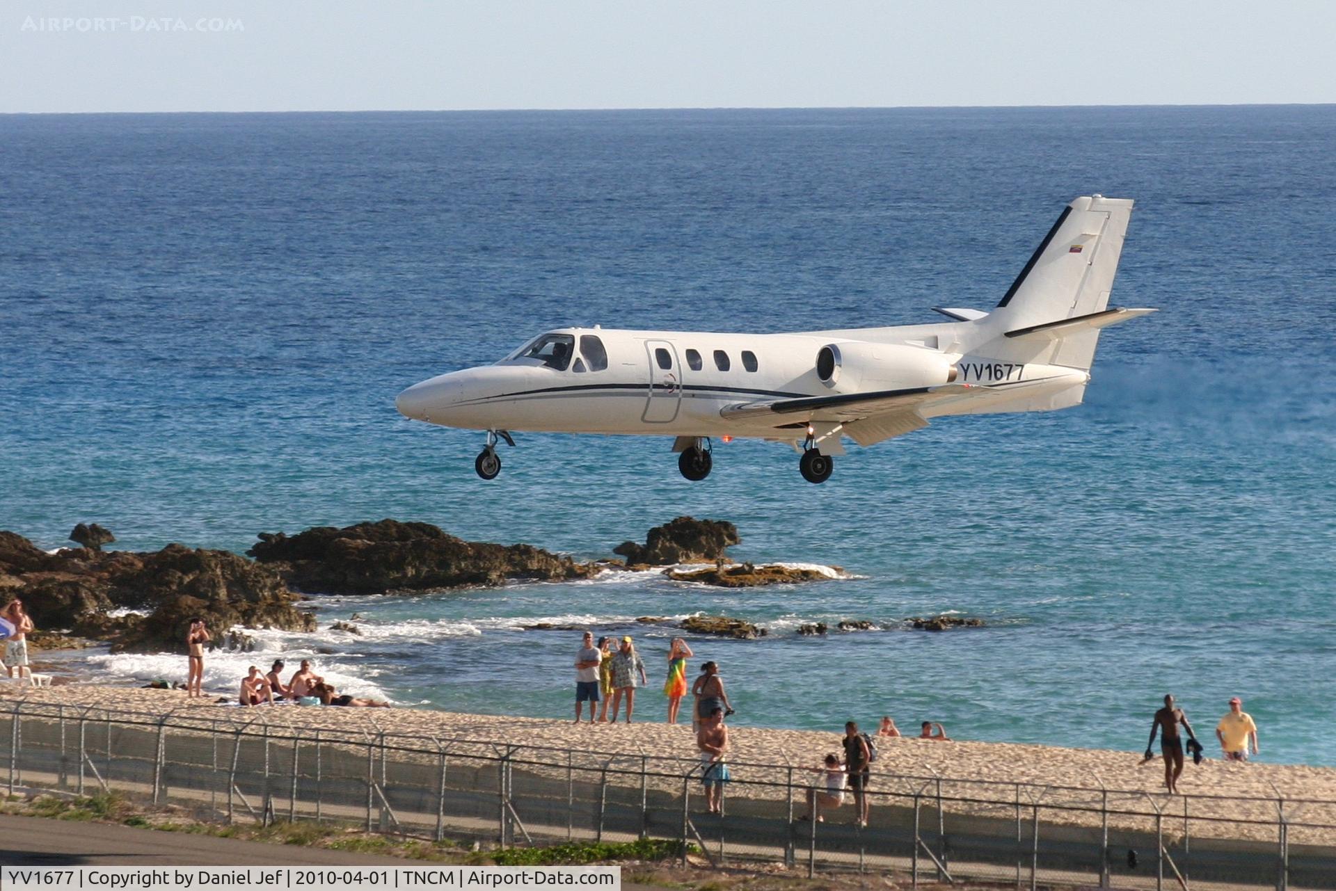 YV1677, 1973 Cessna 500 Citation I C/N 500-0109, YV1677 landing at TNCM runway 10