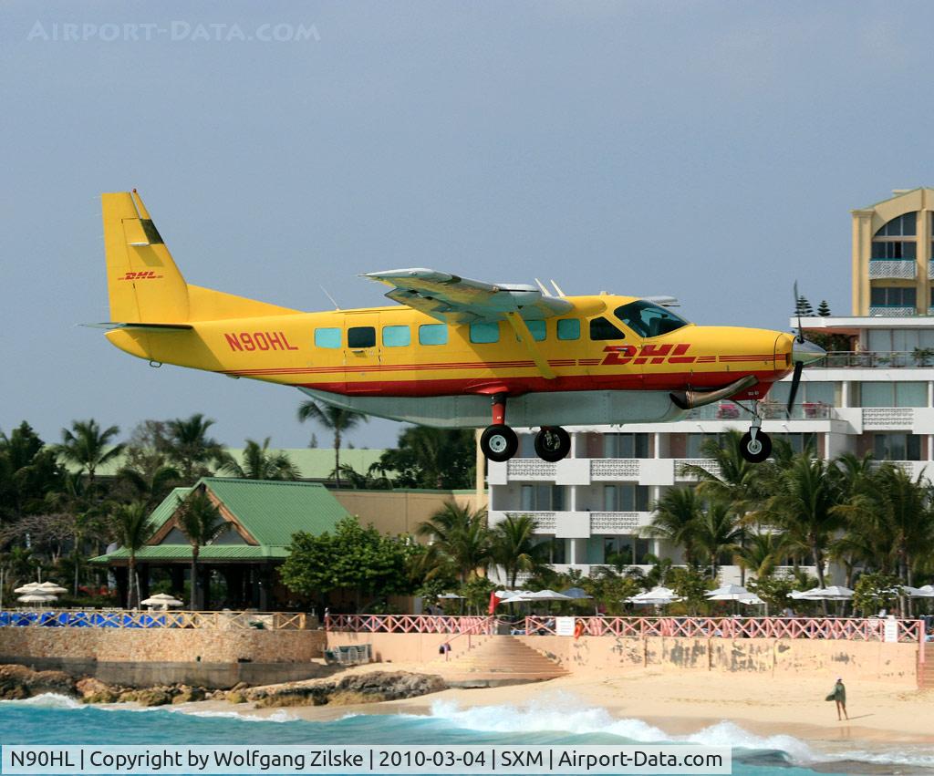 N90HL, 2004 Cessna 208B Grand Caravan C/N 208B1070, visitor