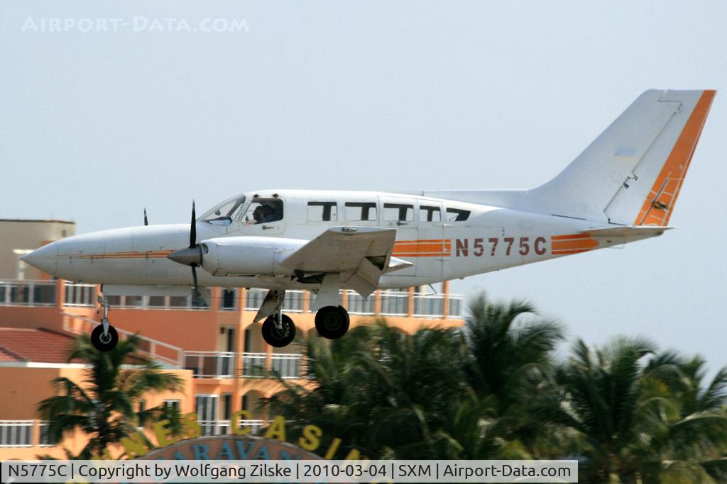 N5775C, 1979 Cessna 402C Businessliner C/N 402C0040, visitor