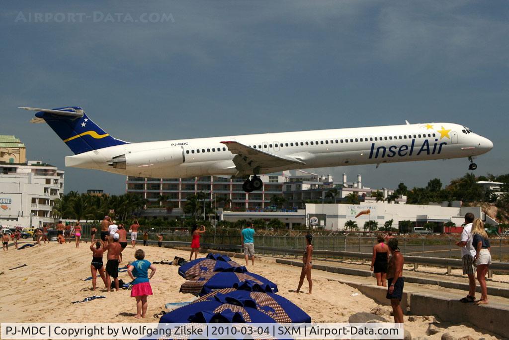 PJ-MDC, 1988 McDonnell Douglas MD-82 (DC-9-82) C/N 49434, Over famous Maho Beach