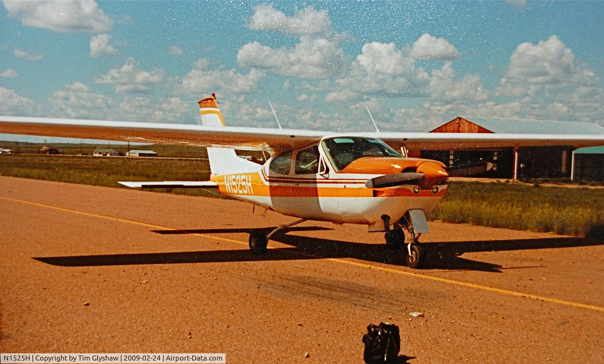 N1525H, 1975 Cessna 177RG Cardinal C/N 177RG0701, Airport, Wolf Point,MT