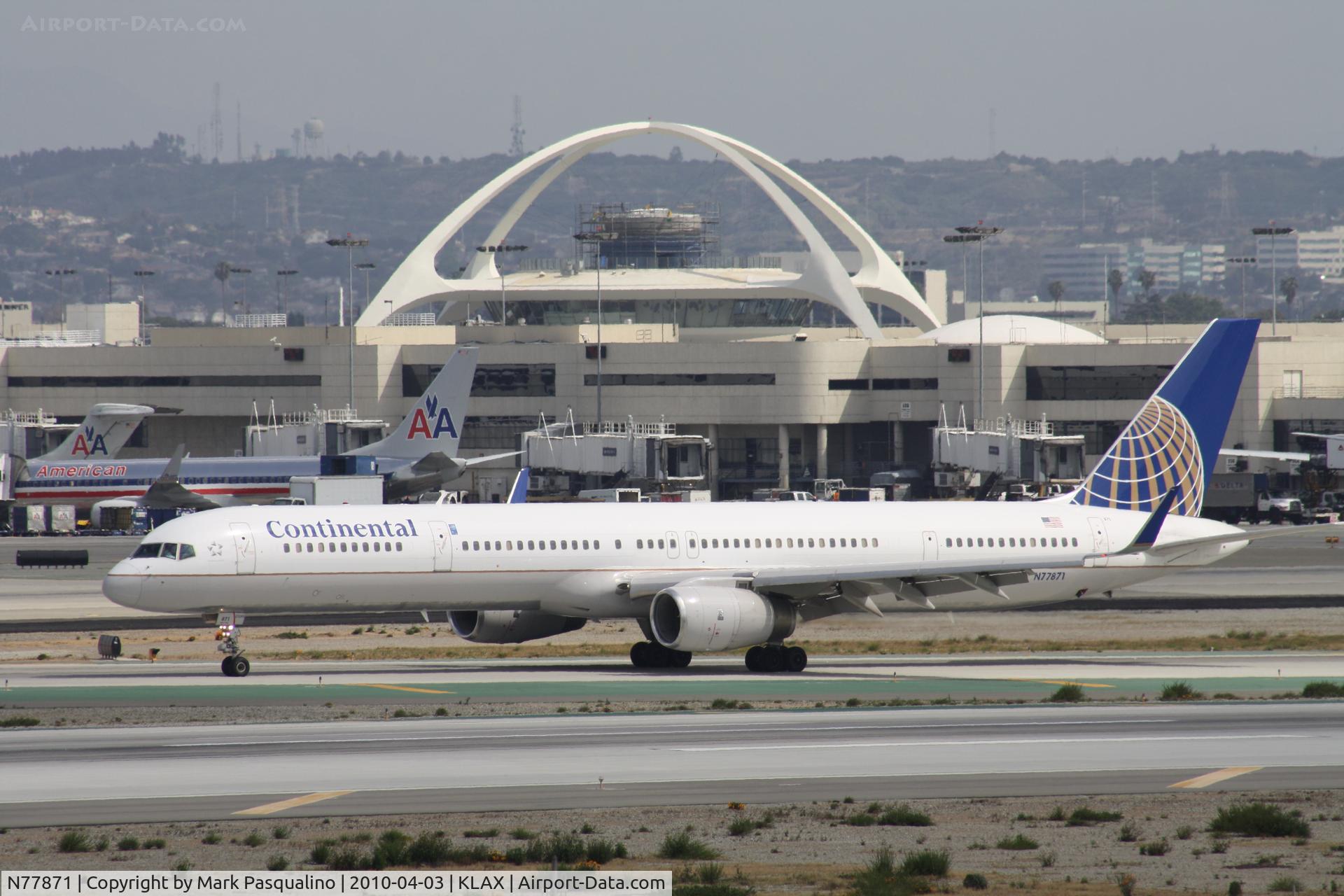 N77871, 2003 Boeing 757-33N C/N 33526, Boeing 757-300