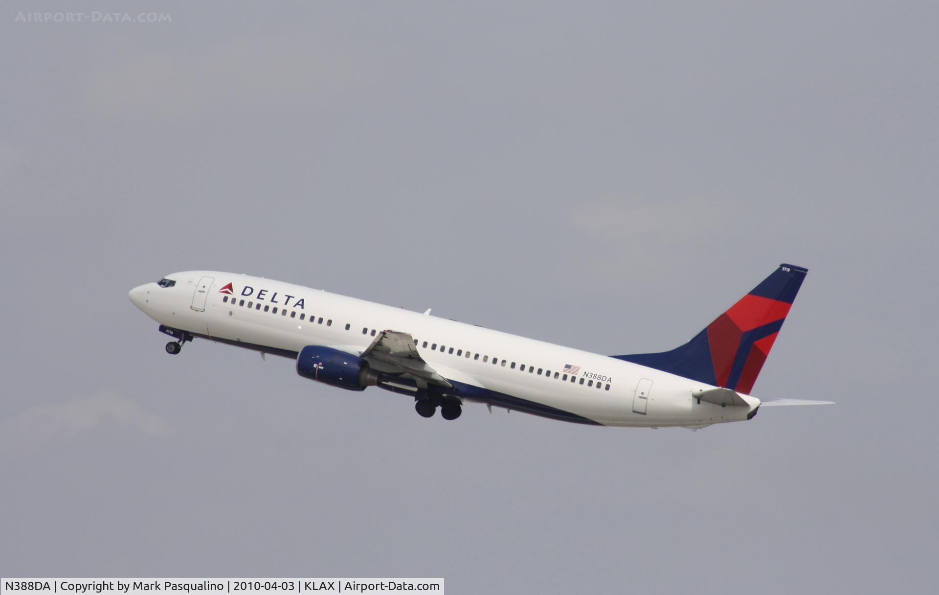 N388DA, 2000 Boeing 737-832 C/N 30375, Boeing 737-800