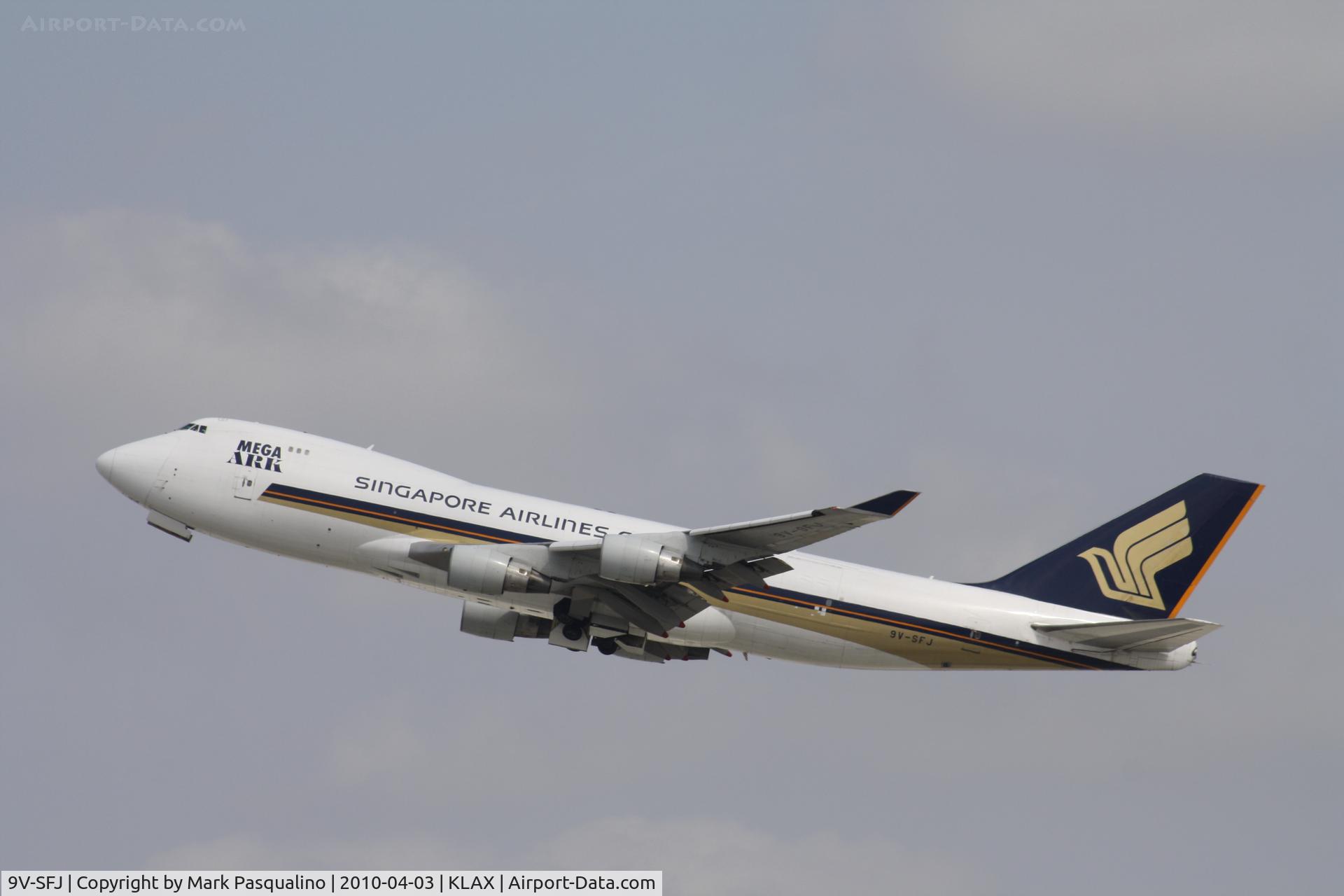 9V-SFJ, 2001 Boeing 747-412F/SCD C/N 26559, Boeing 747-400F