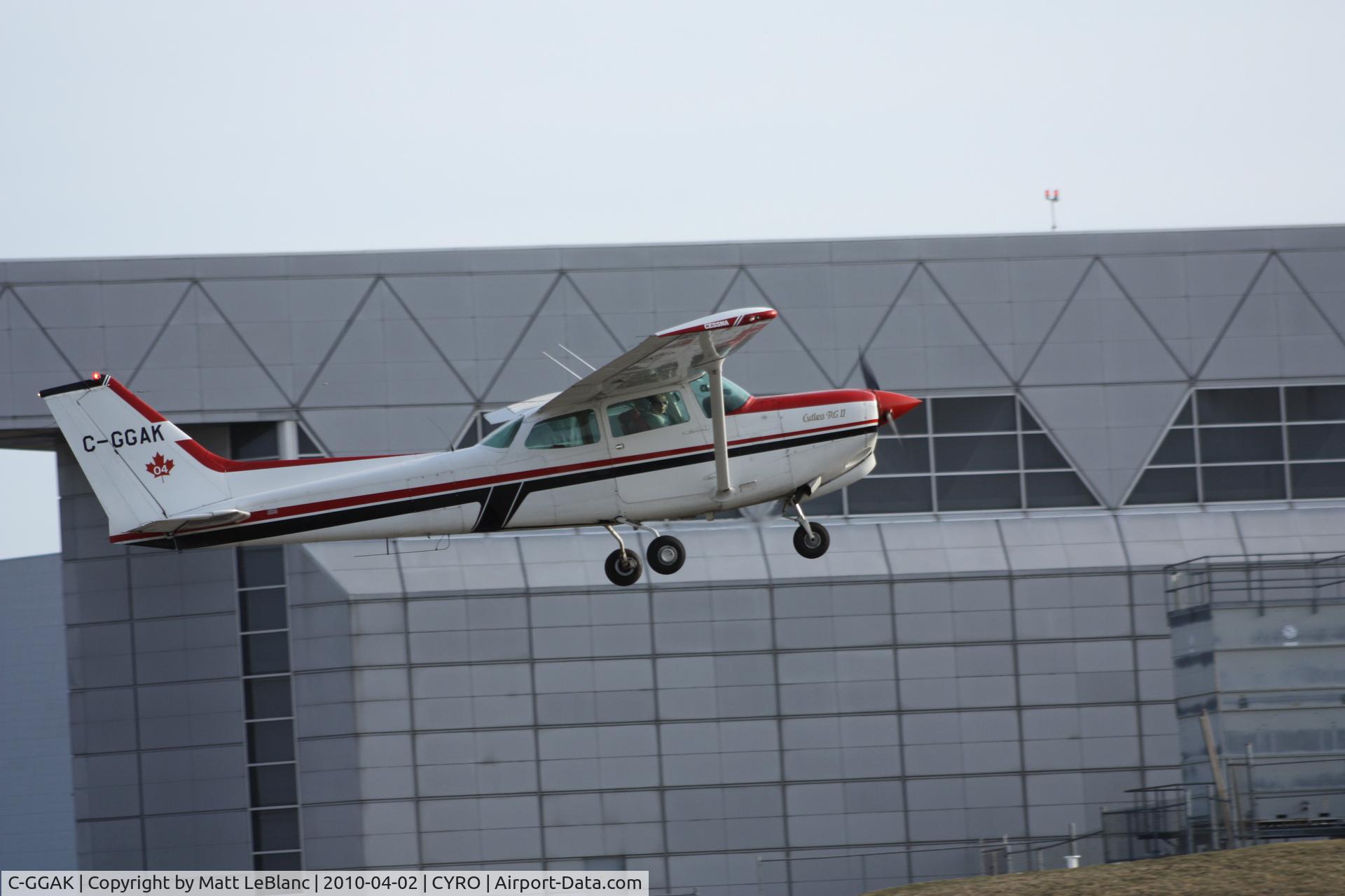 C-GGAK, 1980 Cessna 172RG Cutlass RG C/N 172RG0424, taking off from Rockcliffe