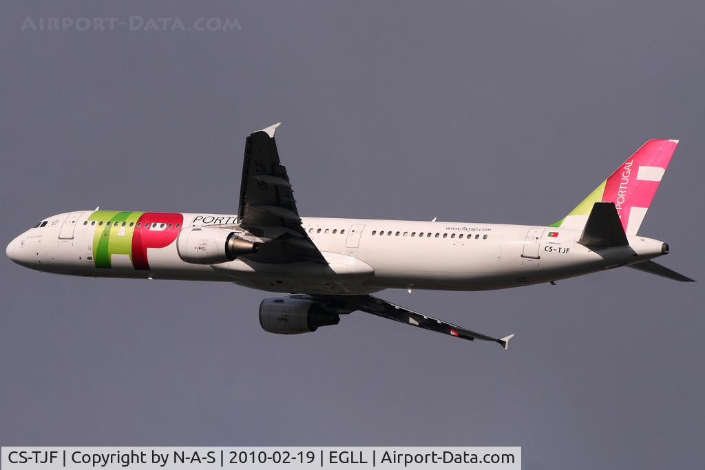 CS-TJF, 2000 Airbus A321-211 C/N 1399, Catching the sunshine nicely