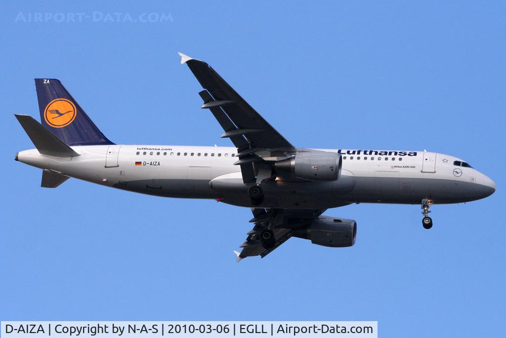D-AIZA, 2009 Airbus A320-214 C/N 4097, Landing 09L