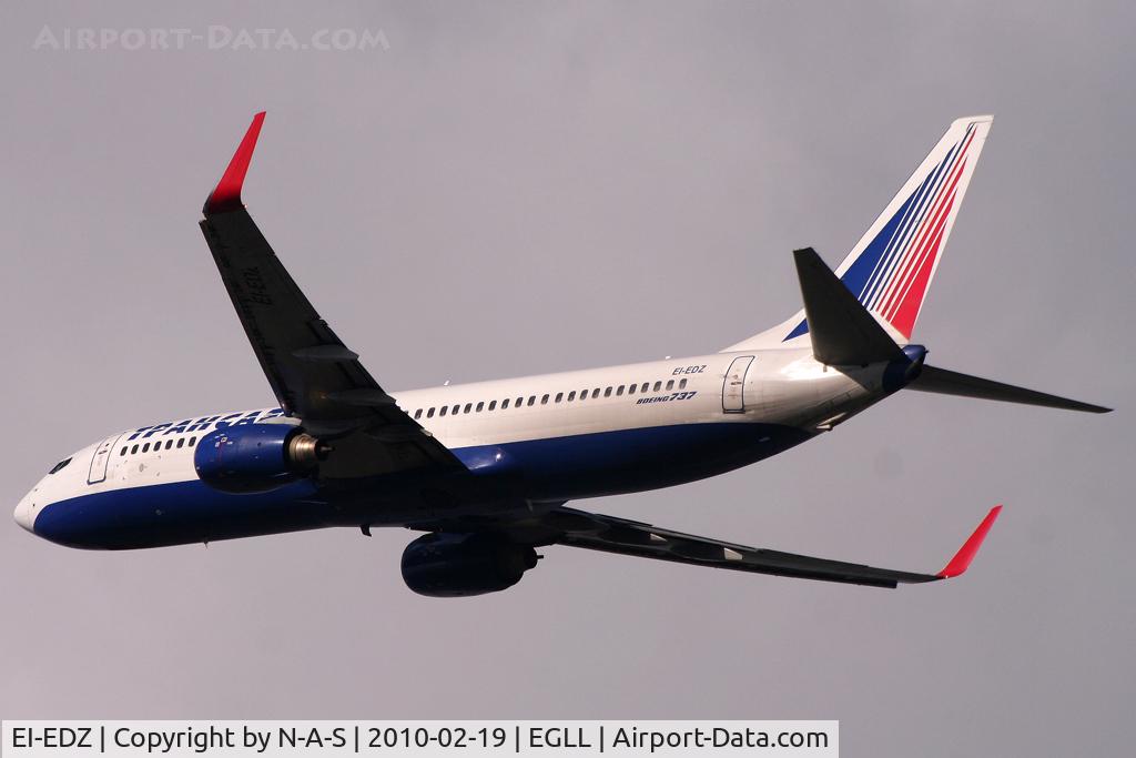 EI-EDZ, 1998 Boeing 737-8K5 C/N 27980, Departing 27L