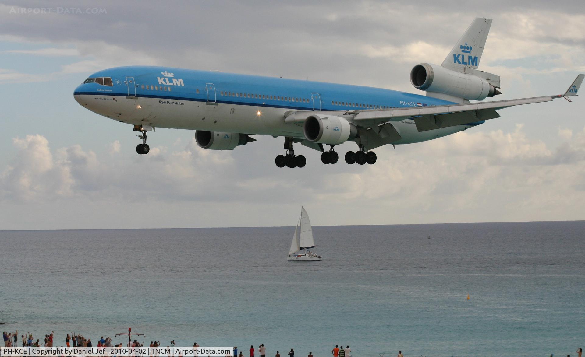 PH-KCE, 1994 McDonnell Douglas MD-11 C/N 48559, KLM PH-KCE landing at TNCM