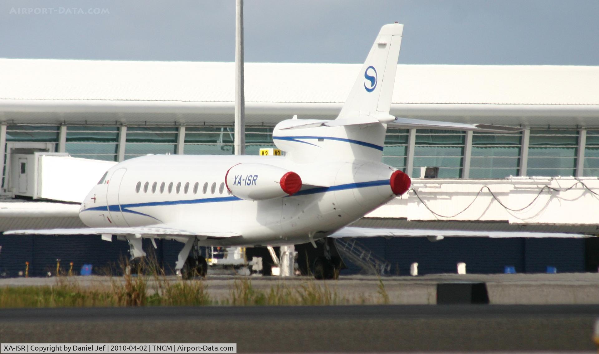 XA-ISR, 1994 Dassault Falcon 900B C/N 147, XA-ISR park on the main ramp at TNCM