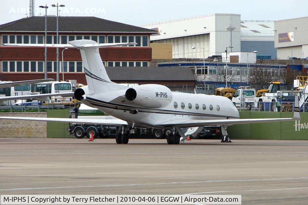 M-IPHS, 2009 Gulfstream Aerospace GV-SP (G550) C/N 5246, Isle of Man registered G550 at Luton