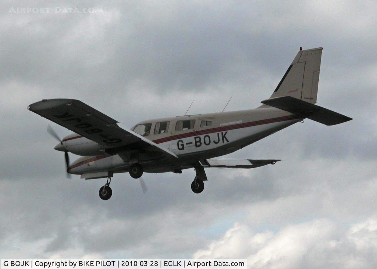 G-BOJK, 1986 Piper PA-34-220T Seneca III C/N 34-33020, LANDING RWY 25