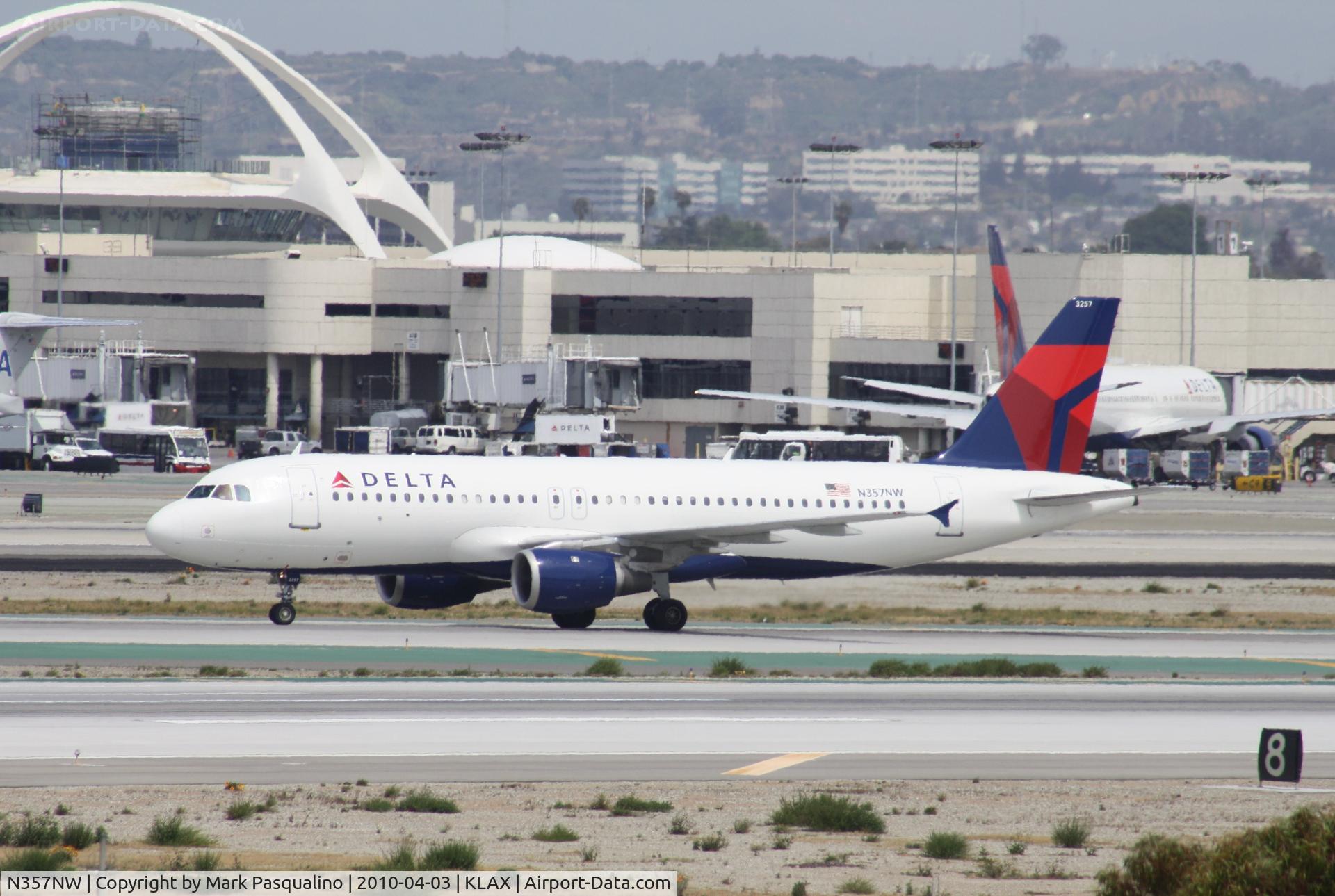 N357NW, 1998 Airbus A320-212 C/N 830, Airbus A320
