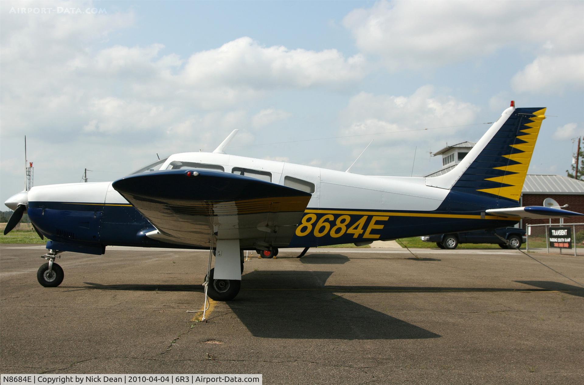 N8684E, 1976 Piper PA-28R-200 C/N 28R-7635195, 6R3