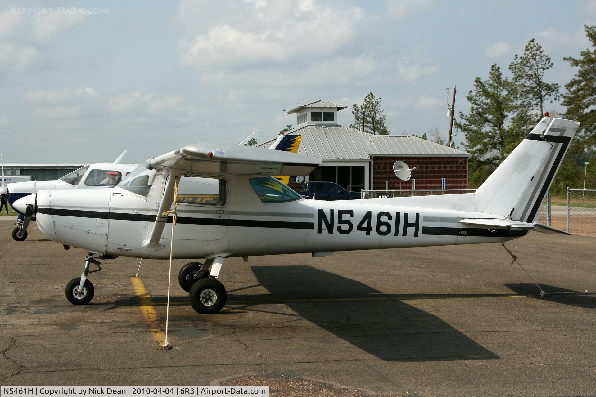 N5461H, 1979 Cessna 152 C/N 15284102, 6R3