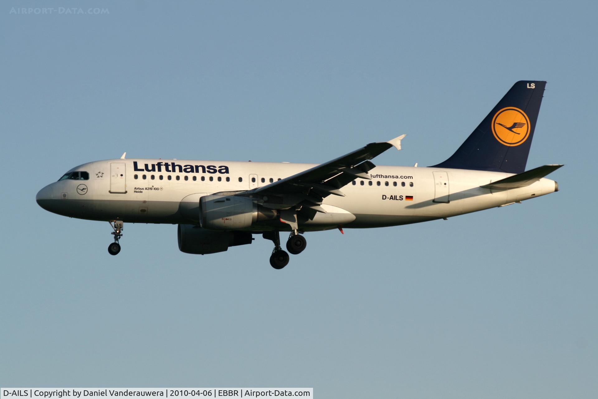 D-AILS, 1997 Airbus A319-114 C/N 729, Arrival of flight LH4570 to RWY 25L