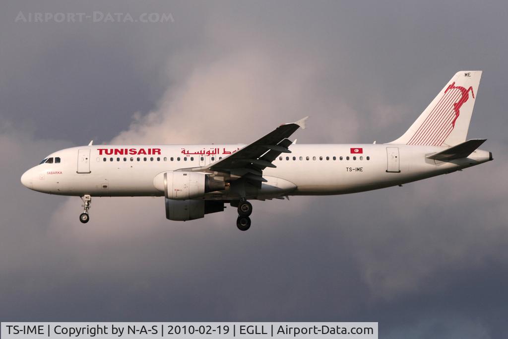 TS-IME, 1990 Airbus A320-211 C/N 123, Arriving 27L