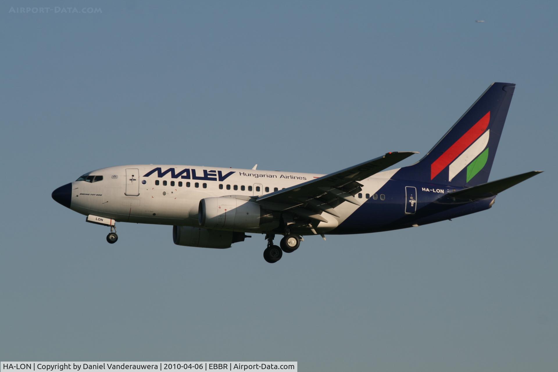 HA-LON, 2004 Boeing 737-6Q8 C/N 29353, Arrival of flight MA600 to RWY 25L