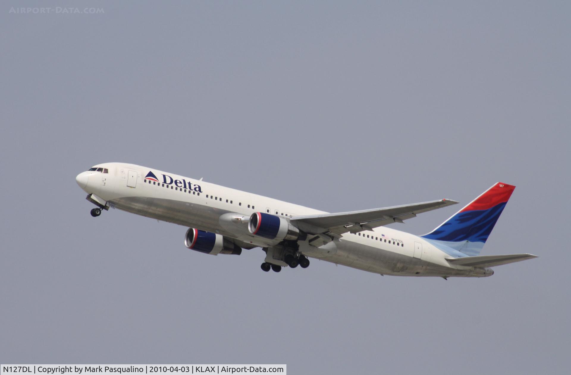 N127DL, 1988 Boeing 767-332 C/N 24077, Boeing 767-300