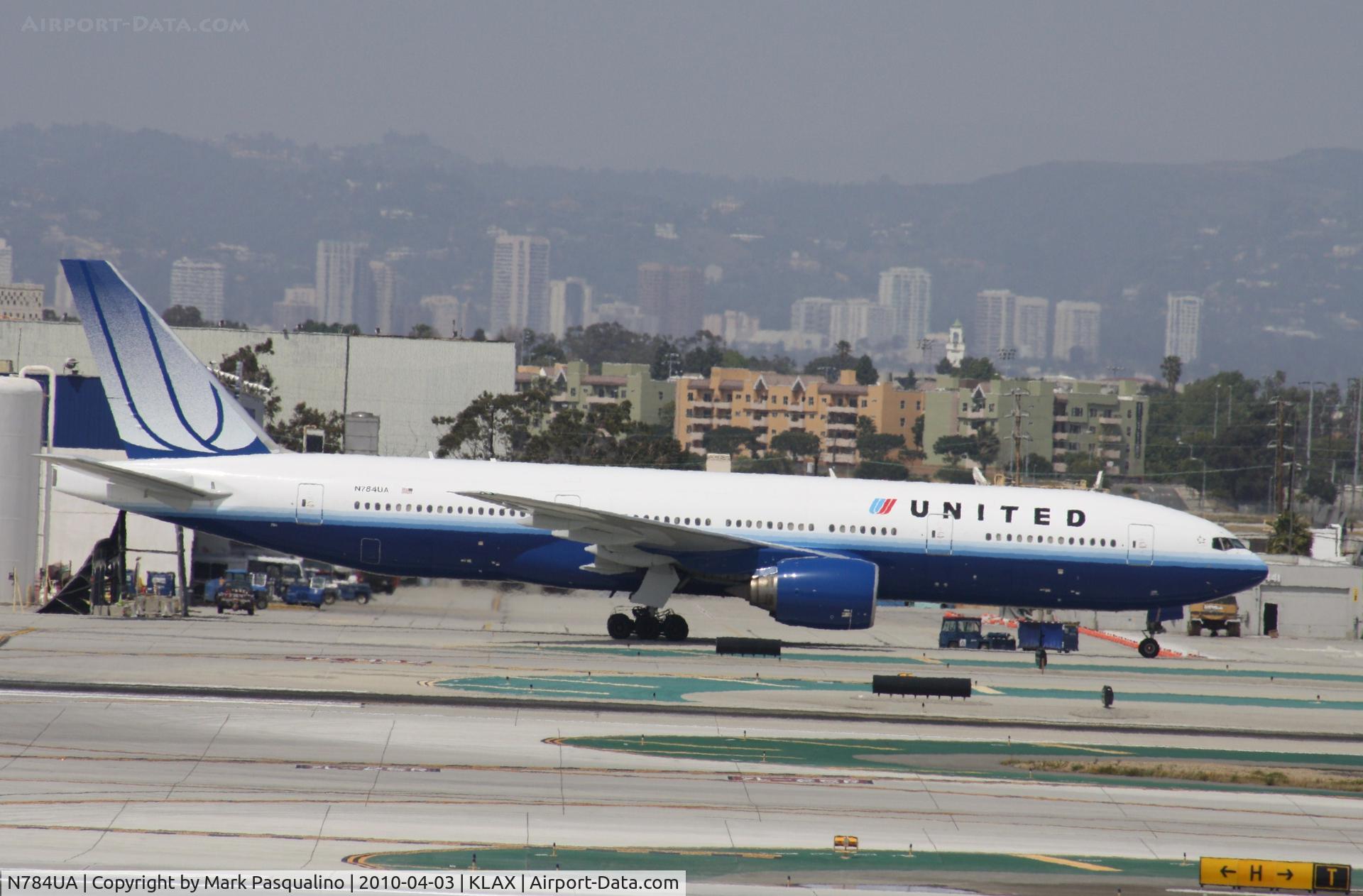 N784UA, 1997 Boeing 777-222/ER C/N 26951, Boeing 777-200