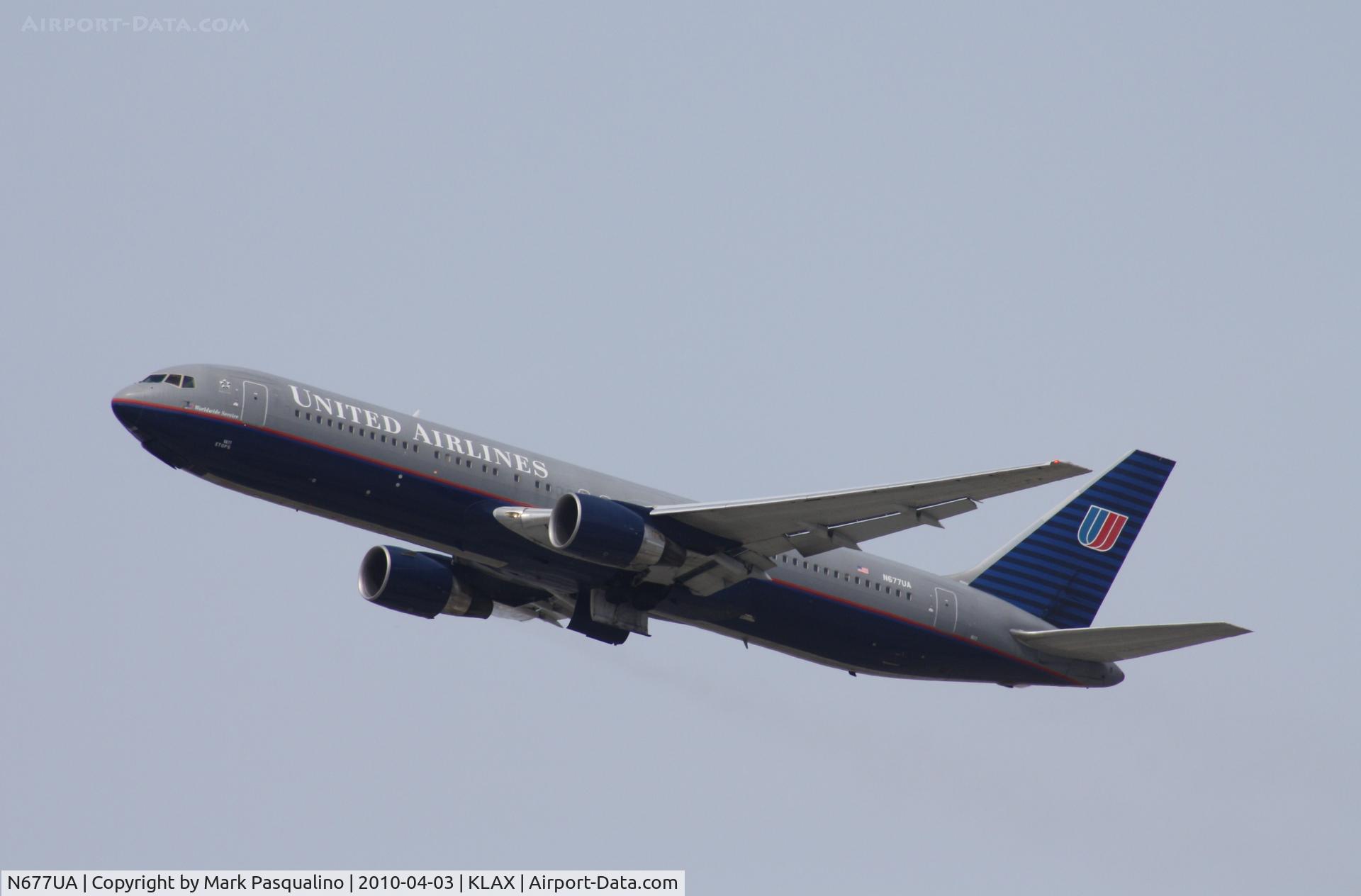 N677UA, 2001 Boeing 767-322 C/N 30029, Boeing 767-300