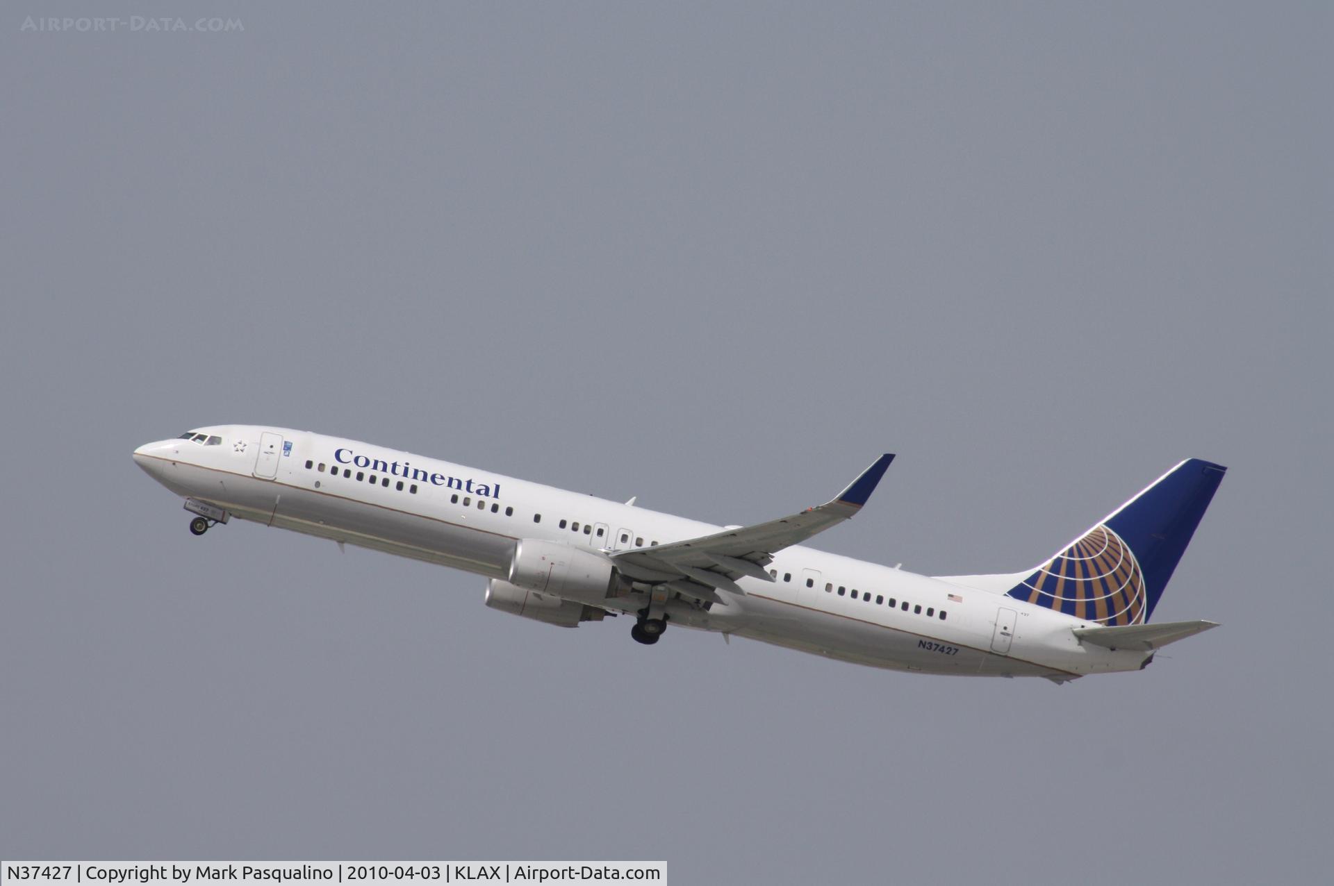 N37427, 2008 Boeing 737-924/ER C/N 37097, Boeing 737-900ER