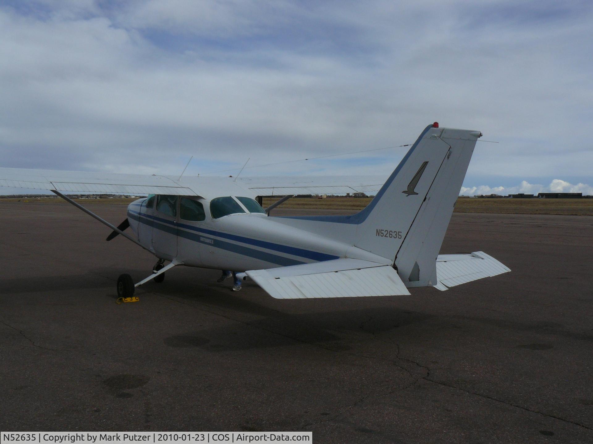 N52635, 1981 Cessna 172P C/N 17274573, N52635 at Colorado Spriings