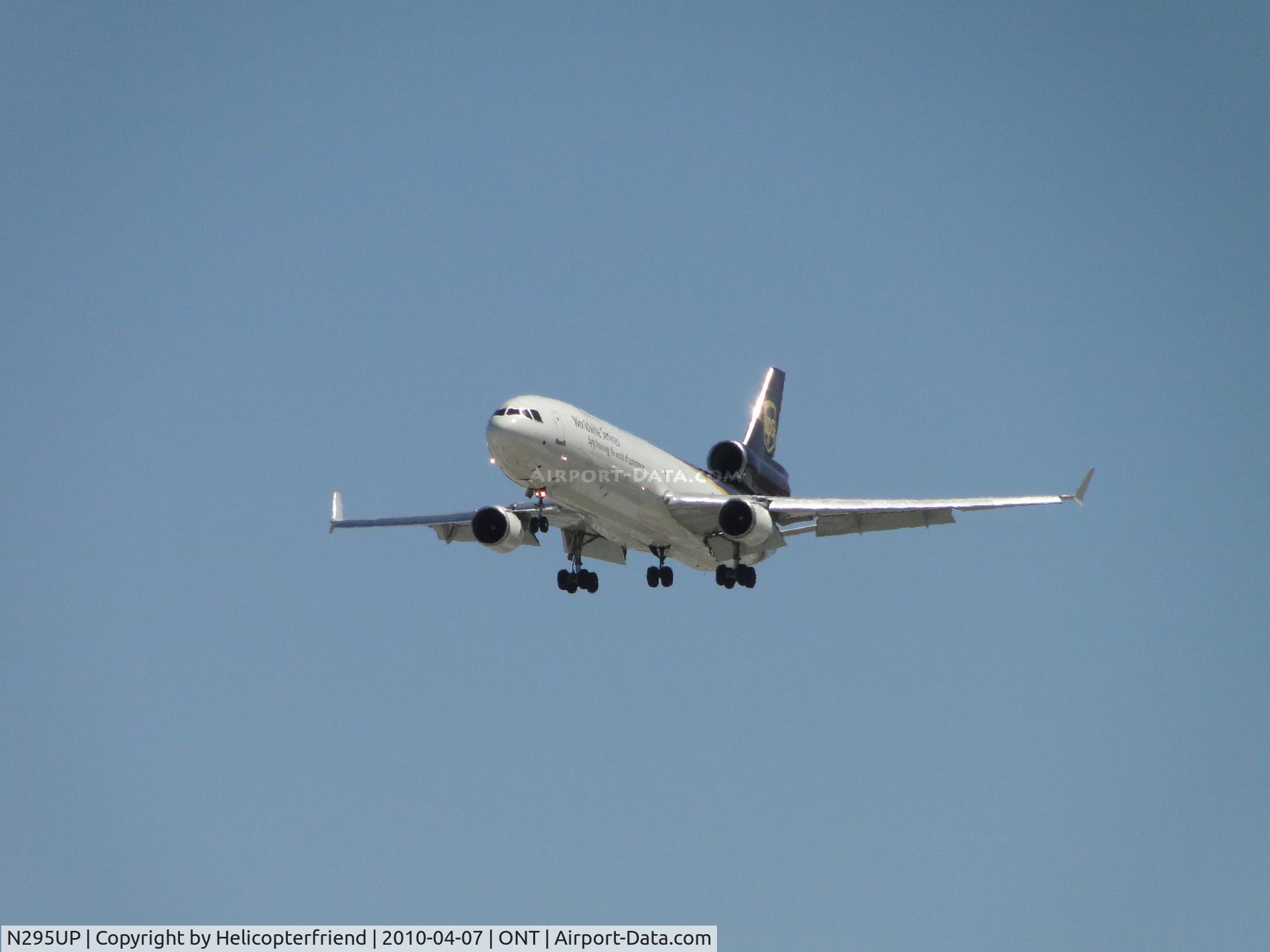 N295UP, 1992 McDonnell Douglas MD-11 C/N 48475, On final to runway 26L at Ontario from Hawaii