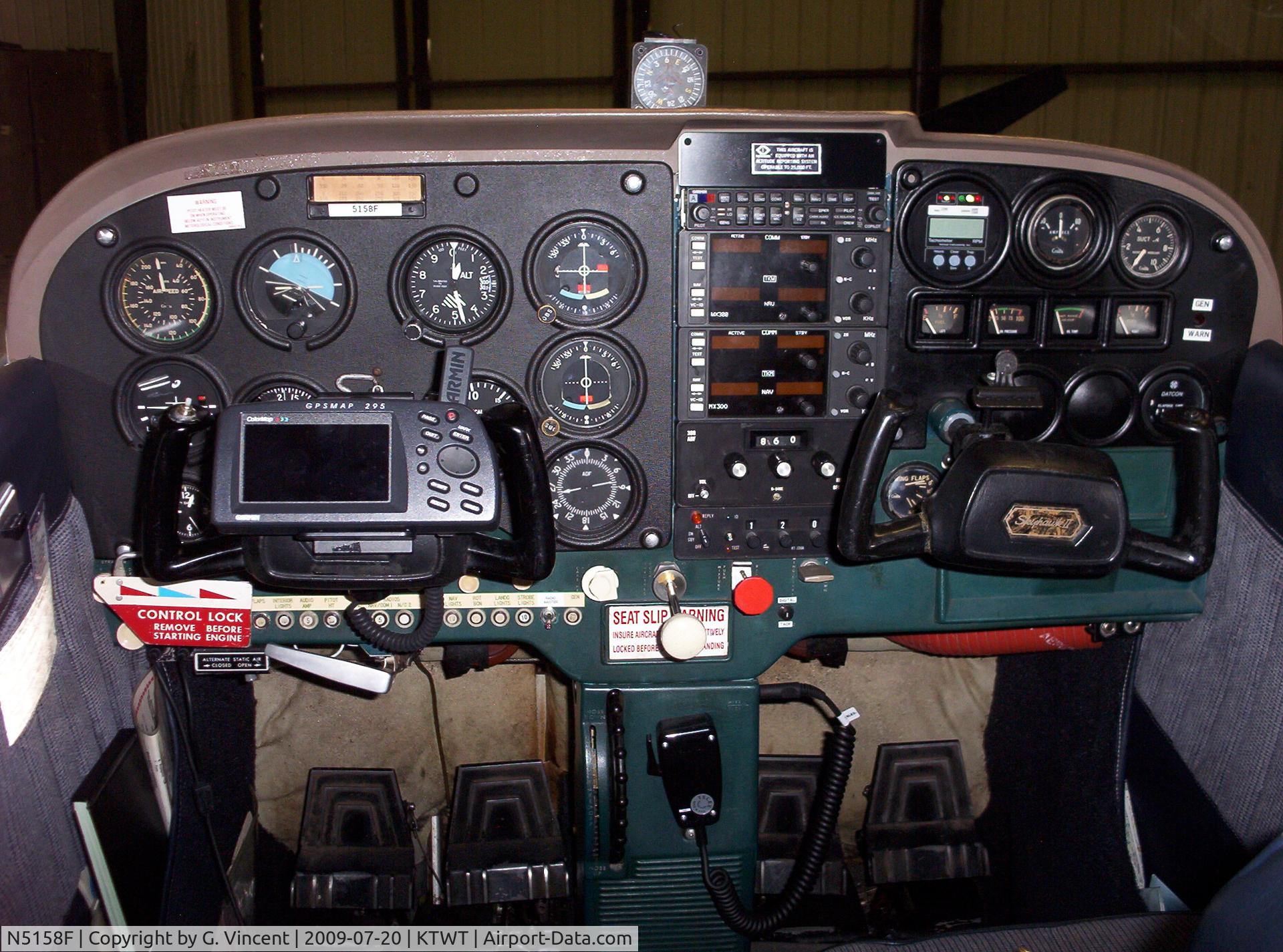 N5158F, 1965 Cessna 172F C/N 17253020, N5158 panel