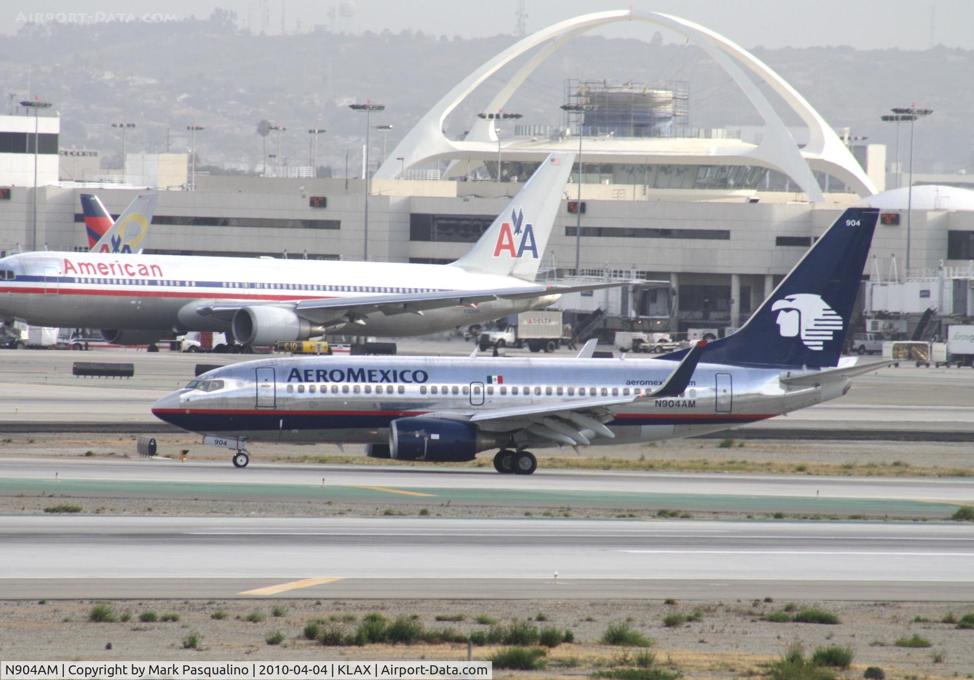 N904AM, 2004 Boeing 737-752 C/N 28262, Boeing 737-700