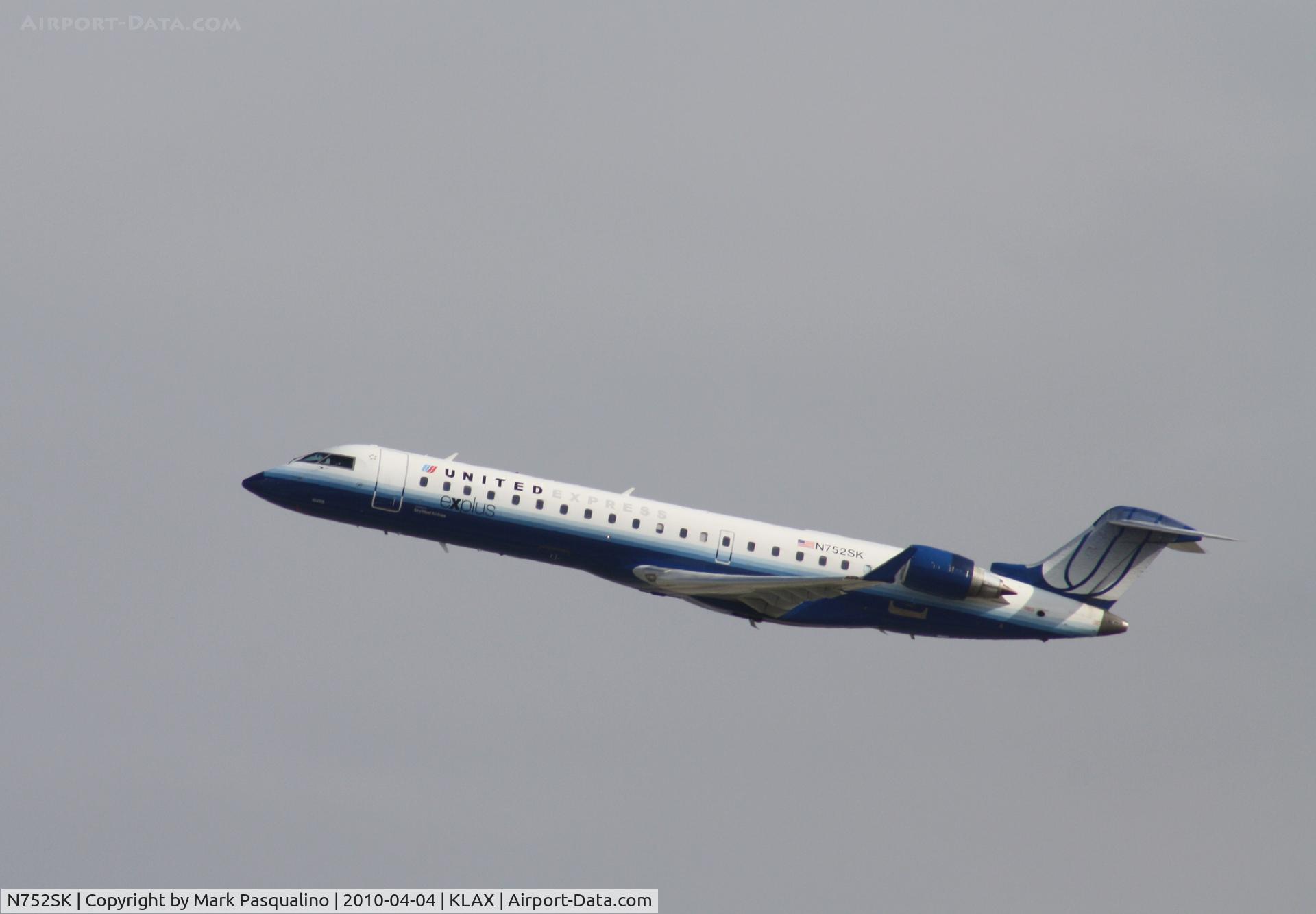 N752SK, 2005 Bombardier CRJ-701ER (CL-600-2C10) Regional Jet C/N 10209, CL-600-2C10