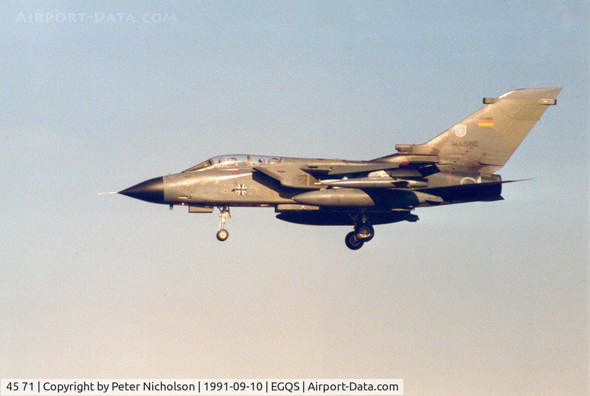 45 71, Panavia Tornado IDS C/N 678/GS214/4271, Tornado IDS of Marineflieger MFG-2 landing at RAF Lossiemouth in September 1991.