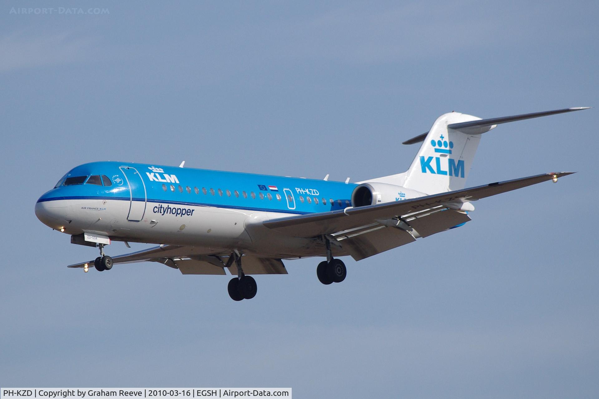 PH-KZD, 1997 Fokker 70 (F-28-0070) C/N 11582, On approach to Norwich.